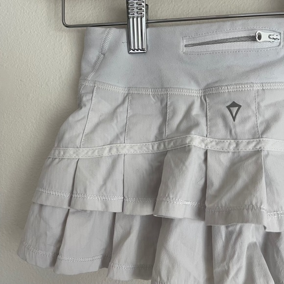 Girls Iviva White Set the‎ Pace Skort Size 6 - Picture 1 of 10